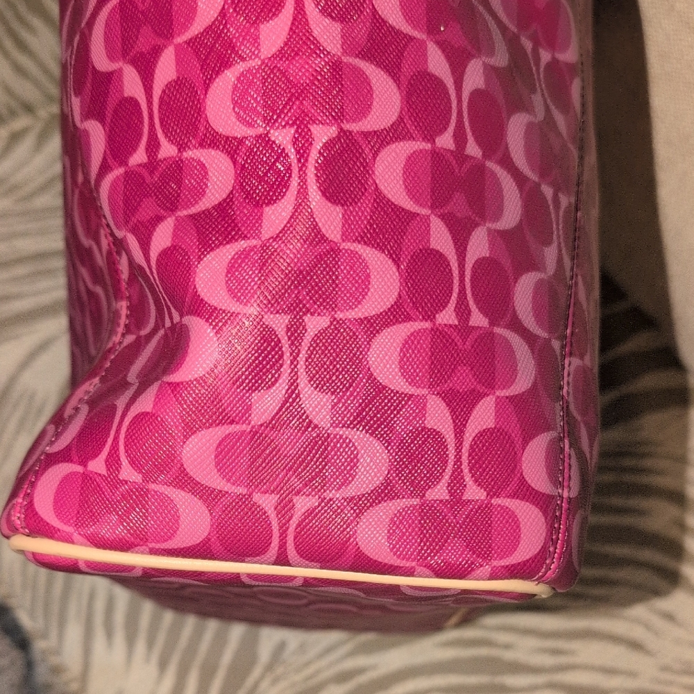 Retired - Coach Peyton C Tote/Shoulder Bag In Pink, Magenta Signature C  F25522 - Picture 9 of 16